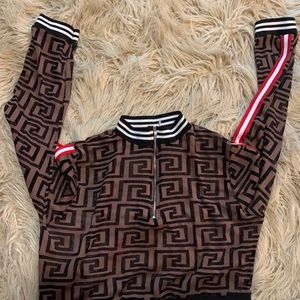 FASHION NOVA PULLOVER FAUX FENDI XXL